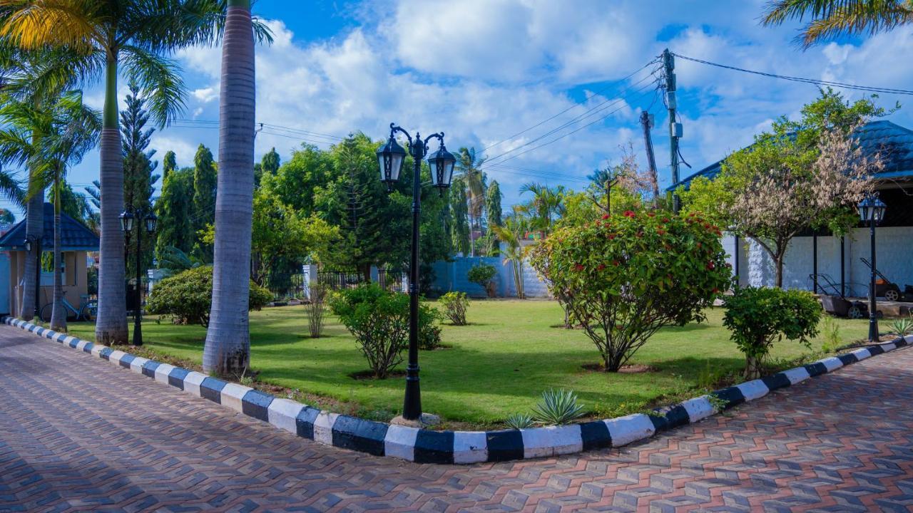 Luxury Beach Villa Inn ダル・エス・サラーム エクステリア 写真